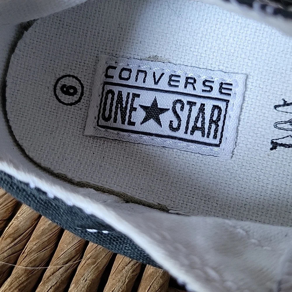 Converse One Star, black/white sneaker, size 9